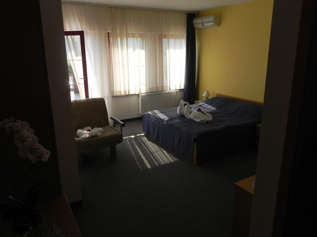 Motel Majolka Ptuj Ngoại thất bức ảnh